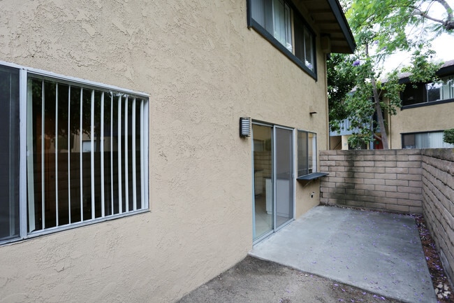 Glen Oaks Apartments