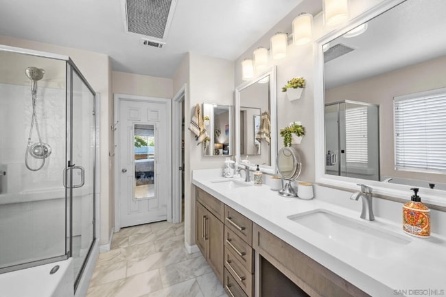 Photo - 3925 Estancia Dr