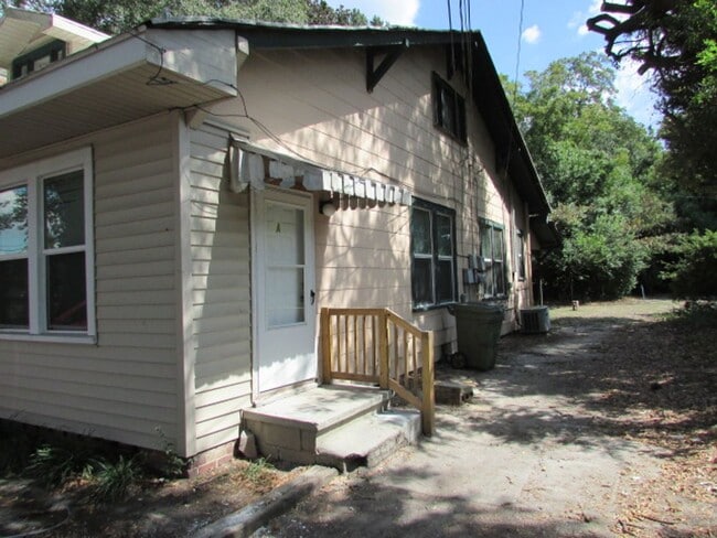 Building Photo - 7 Morgan Ave Unit A