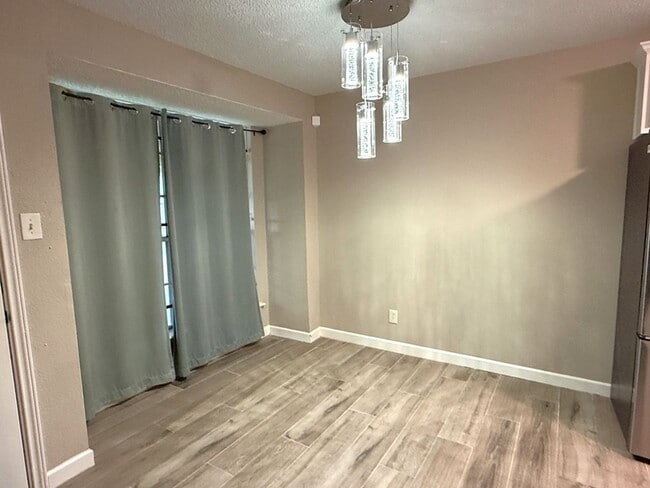 Photo - 15934 Blueridge Rd