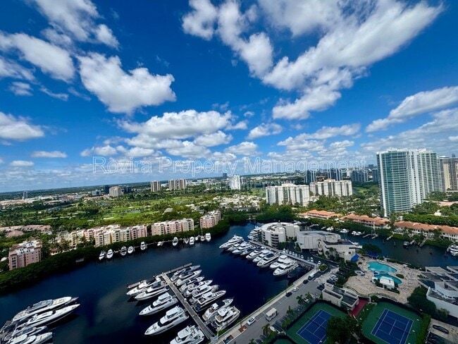 Photo - 19667 Turnberry Way Unidad TW E