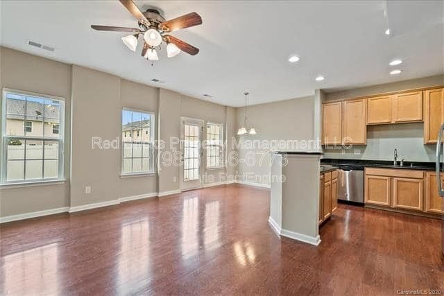 Photo - 2420 Silverthorn Dr