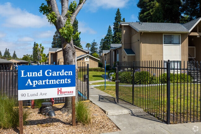 Building Photo - Lund Garden Apartments