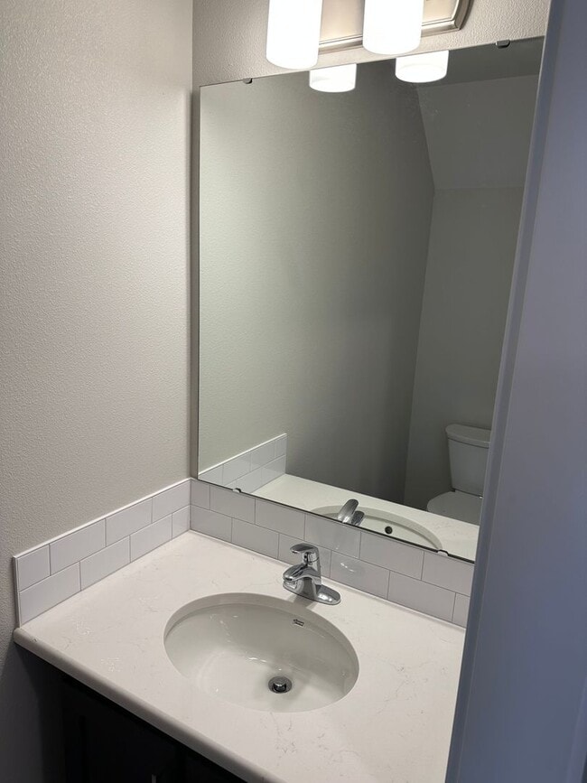 Photo - New 3 Bed / 3 Bath Duplex! $500 Amazon Gift Card! First 1.5 Month's Rent Is Free!