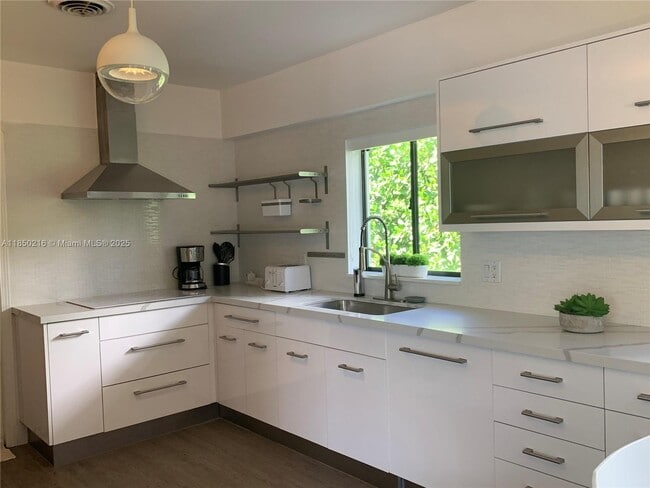 Photo - 6911 Sunrise Pl