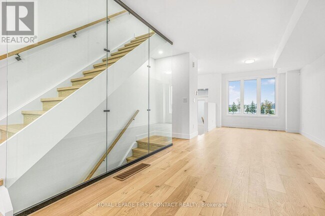 Photo - 4 Alderwood Ln