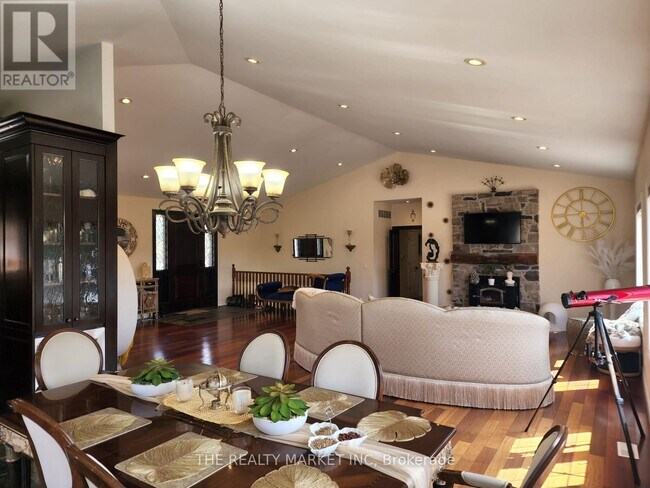 Photo - 383206-383220 20 Sideroad