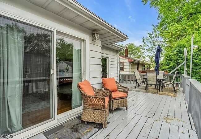 Photo - 548 Birchwood Rd