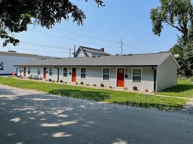 Building Photo - 218 Watt St Unit 2 Rental