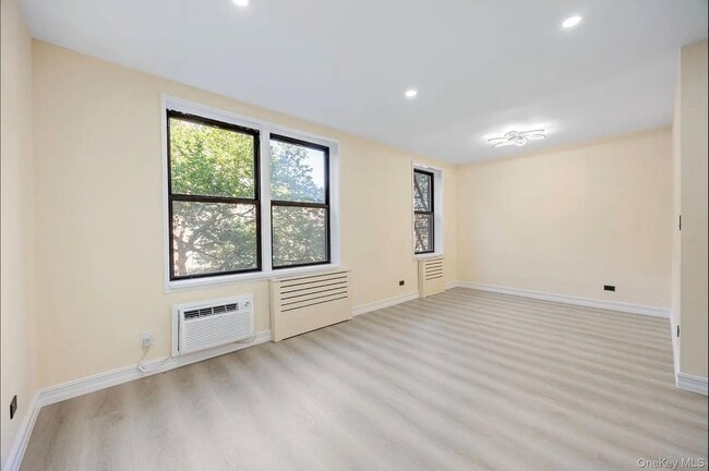 Photo - 100-25 Queens Blvd