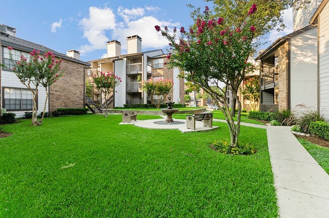 Hotel Hilton Head Apartments patio con fuente - Hilton Head Apartamentos