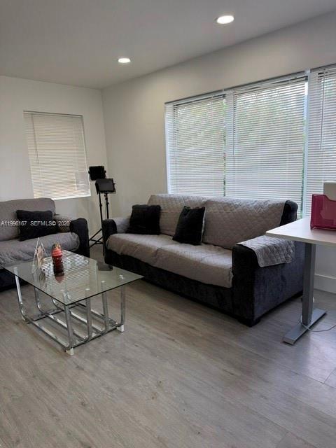 821 NE 6th St Unit 2