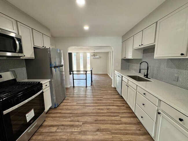 Photo - MOVE IN SPECIAL 4 Bedroom 2 bath