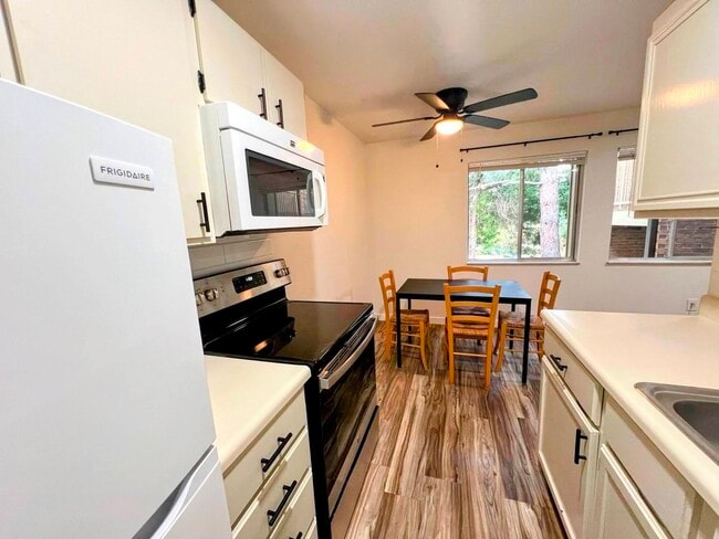 Kitchen, Dining Room - 3393 Madison Ave Unit W228