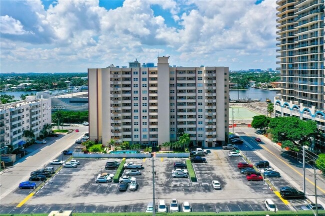 Photo - 200 S Birch Rd Unidad 208