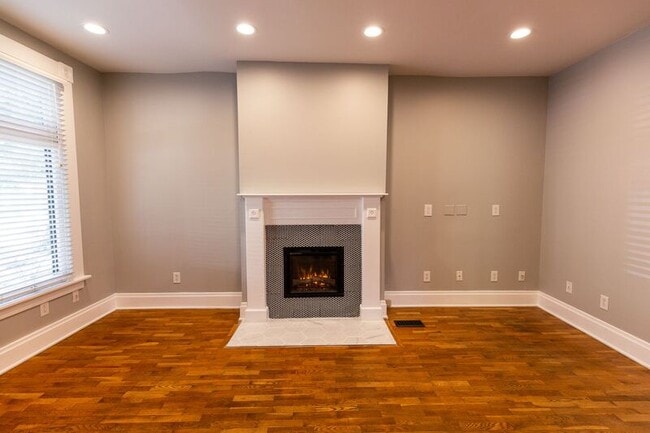 Photo - 221-223-223 Thurman Ave