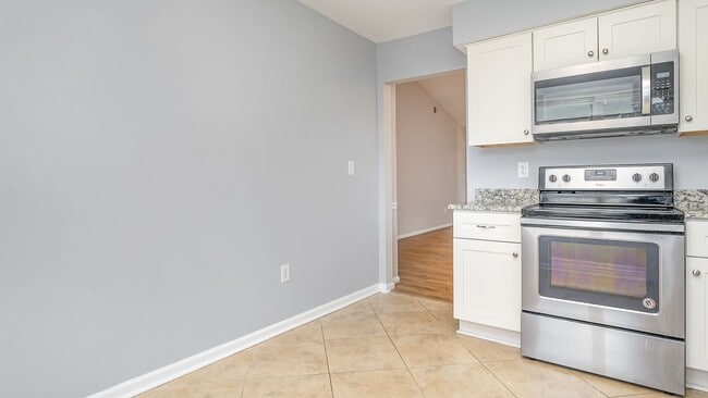 Photo - 3 bedroom, 2 bathroom, open concept home in the heart of Virginia Beach!