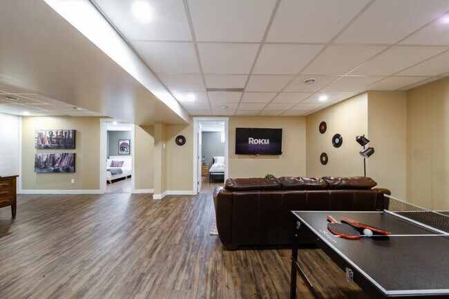 Photo - 5415-111A 111a St NW Unit ID1308626P