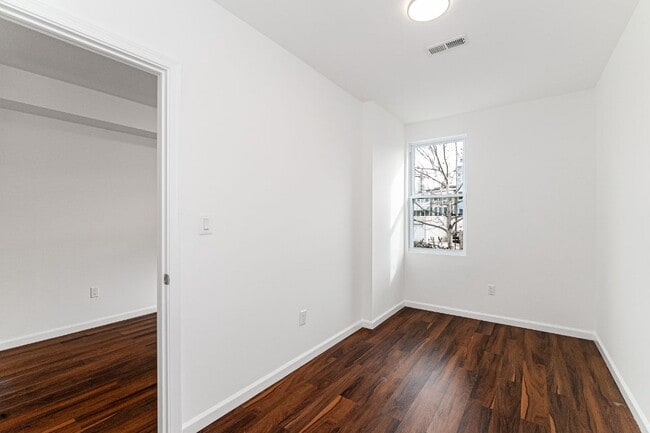 Photo - 1838 C St SE