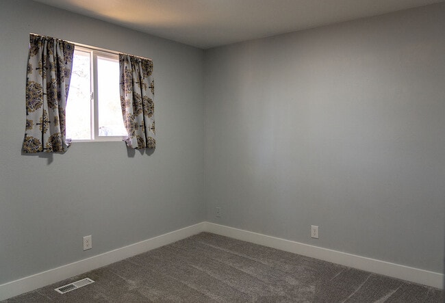 Photo - 2000 N Fry St