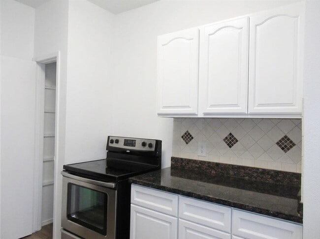 Photo - 2300 Augusta Dr Unit 17