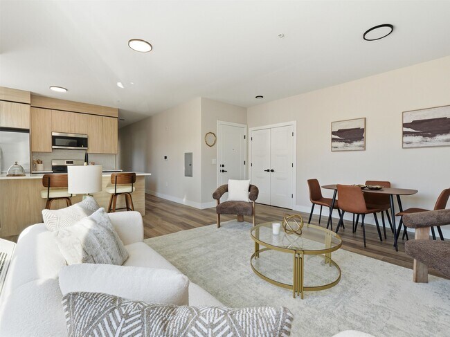 Photo - 304 61st St Unidad 4A