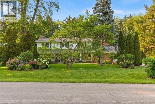 Photo - 145 Wolfdale Ave