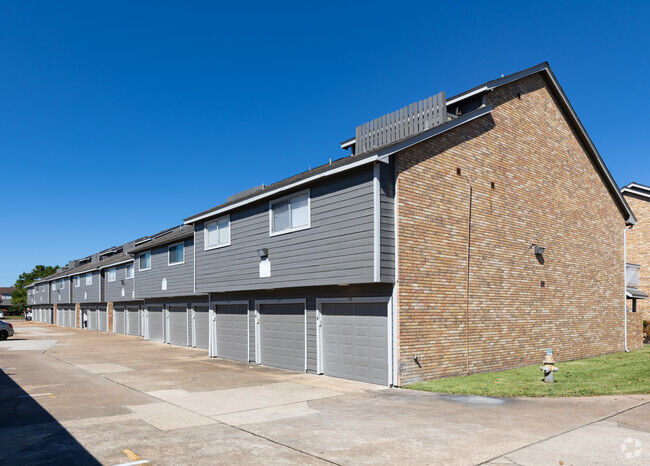 Building Photo - Willow Run Apartments