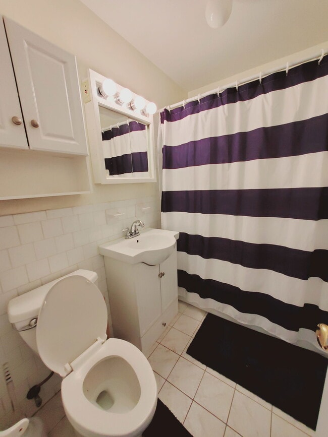 Photo - 960 Hope St Unidad 1