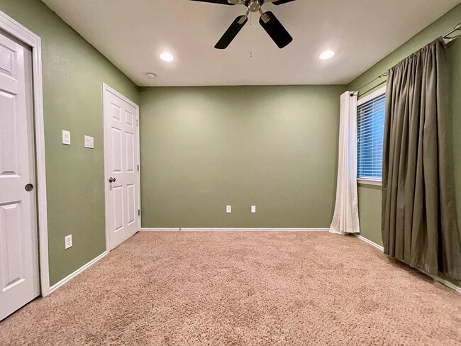 Photo - 3468 Flowstone Ln