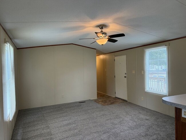 Photo - 3 bedroom, 2 bath Mobile Home