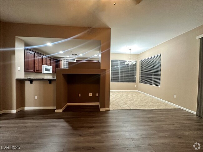 Building Photo - 19 E Agate Ave Unit 305 Rental