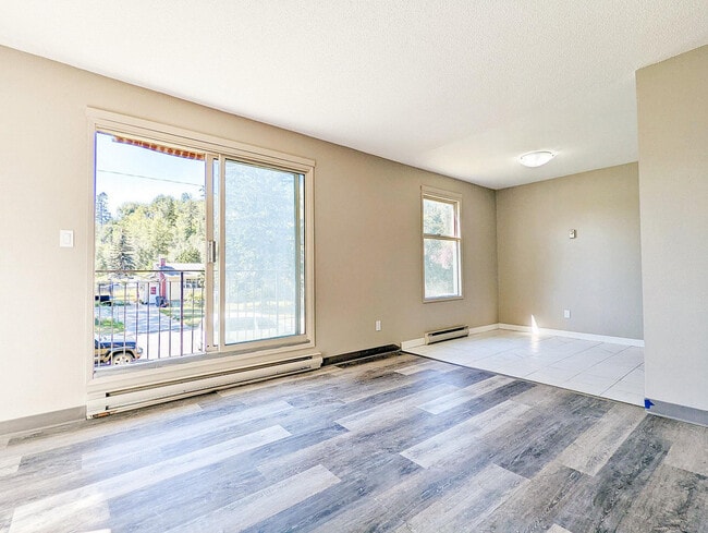 Photo - Prince George Connaught Apartments