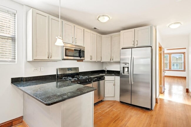 Photo - 4446 W Walton St Unidad 2