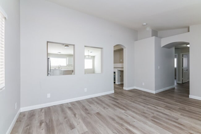 Photo - 2037 Madica Ave