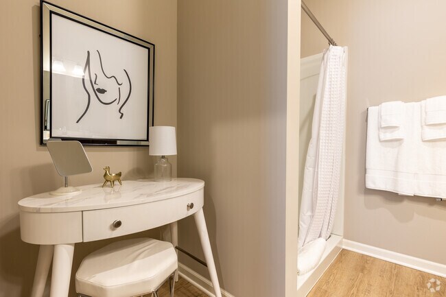 2BR, 2BA - 1150SF - Primary Bathroom
