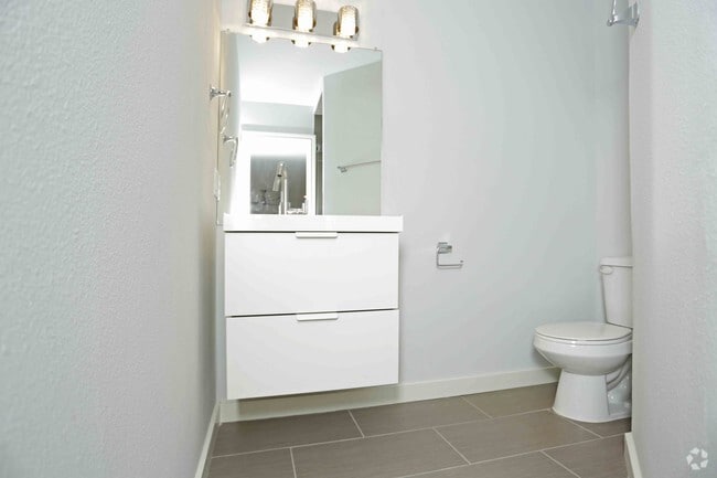 Studio - Bath
