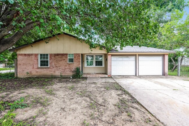 Building Photo - 3 BR/1.5BA | Newly Renovated Single Family Home | 1-Car Covered Parking| Large backyard!