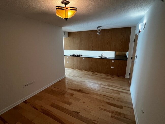 Photo - 9655 Woods Dr Unidad 406