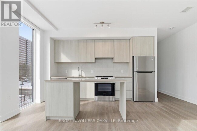 Photo - 2088 James St Unité 210