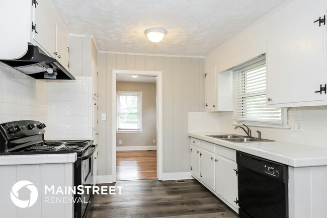 Photo - 2114 Haymount St