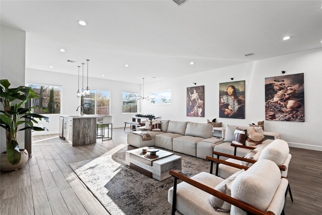 Building Photo - 6819 Rocinante Ln