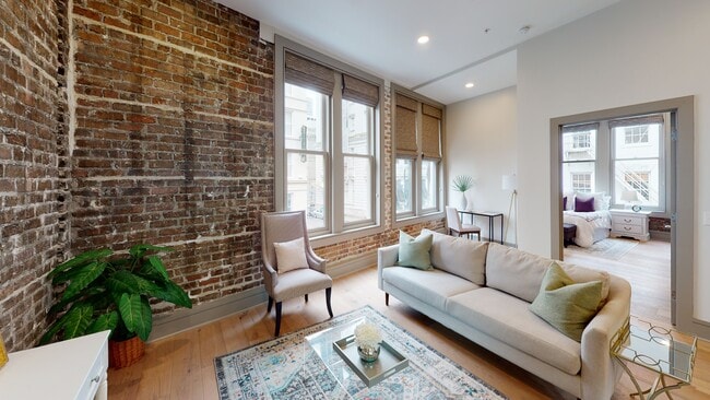 Photo - 353 Baronne Street