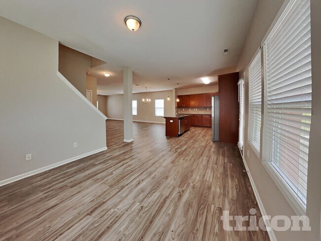 Photo - 616 Sawtooth Oak Drive