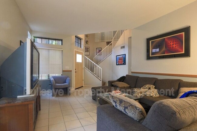 Photo - 4566 W Shannon St