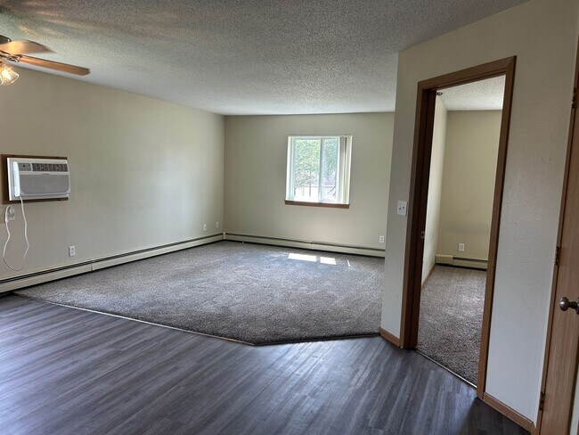 Photo - Stratford Square