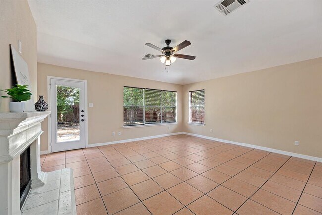 1208 Lochaline Loop