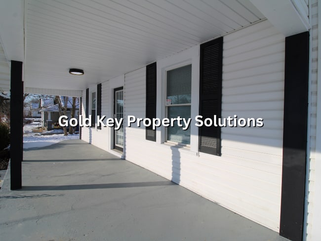 Photo - MUNCIE 3 BR 1 BA House with Garage and Covered Porch (SECTION 8 APPROVED)