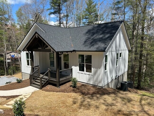 Photo - Well Maintained Home