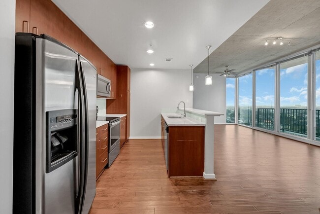 Building Photo - 5925 Almeda Rd Unit 11501